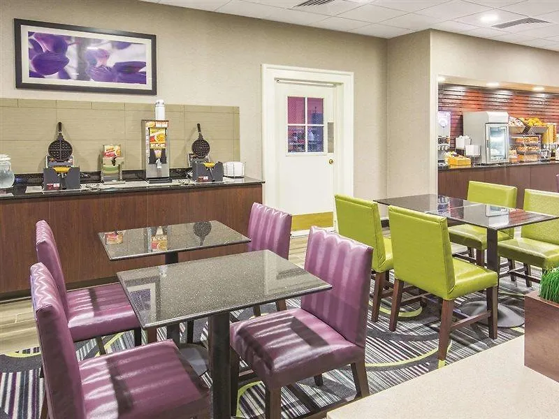 Howard Johnson By Wyndham Sacramento Downtown