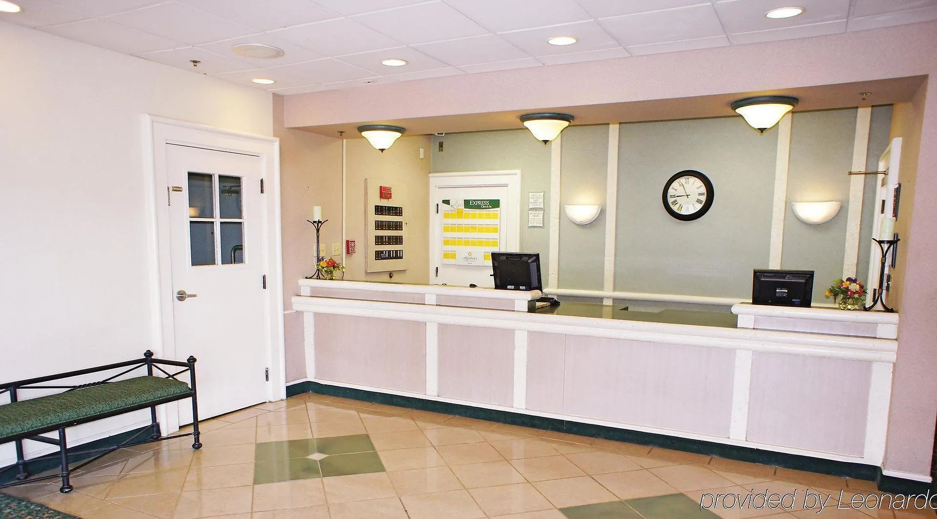 Howard Johnson By Wyndham Sacramento Downtown 3*,
