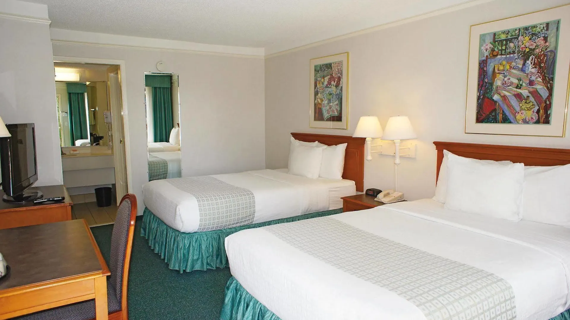 Howard Johnson By Wyndham Sacramento Downtown Hotel