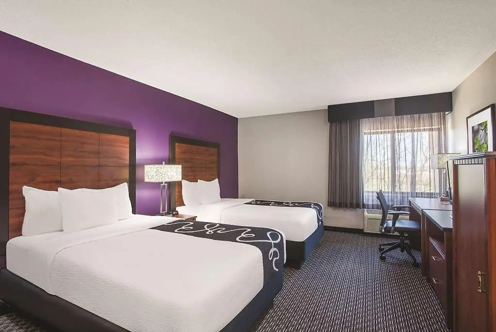 *** Hotel Howard Johnson By Wyndham Sacramento Downtown USA