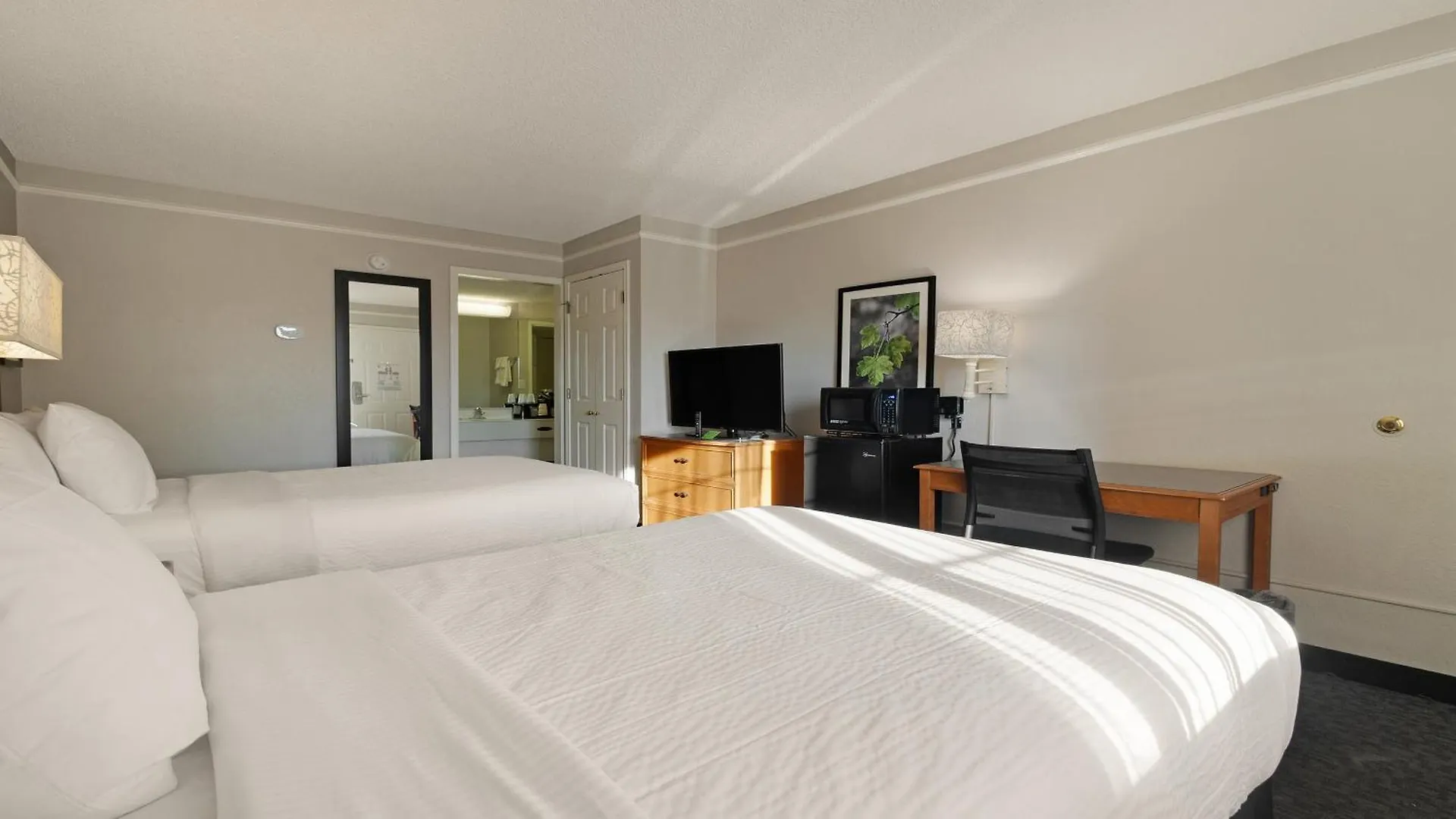 Howard Johnson By Wyndham Sacramento Downtown 3*,