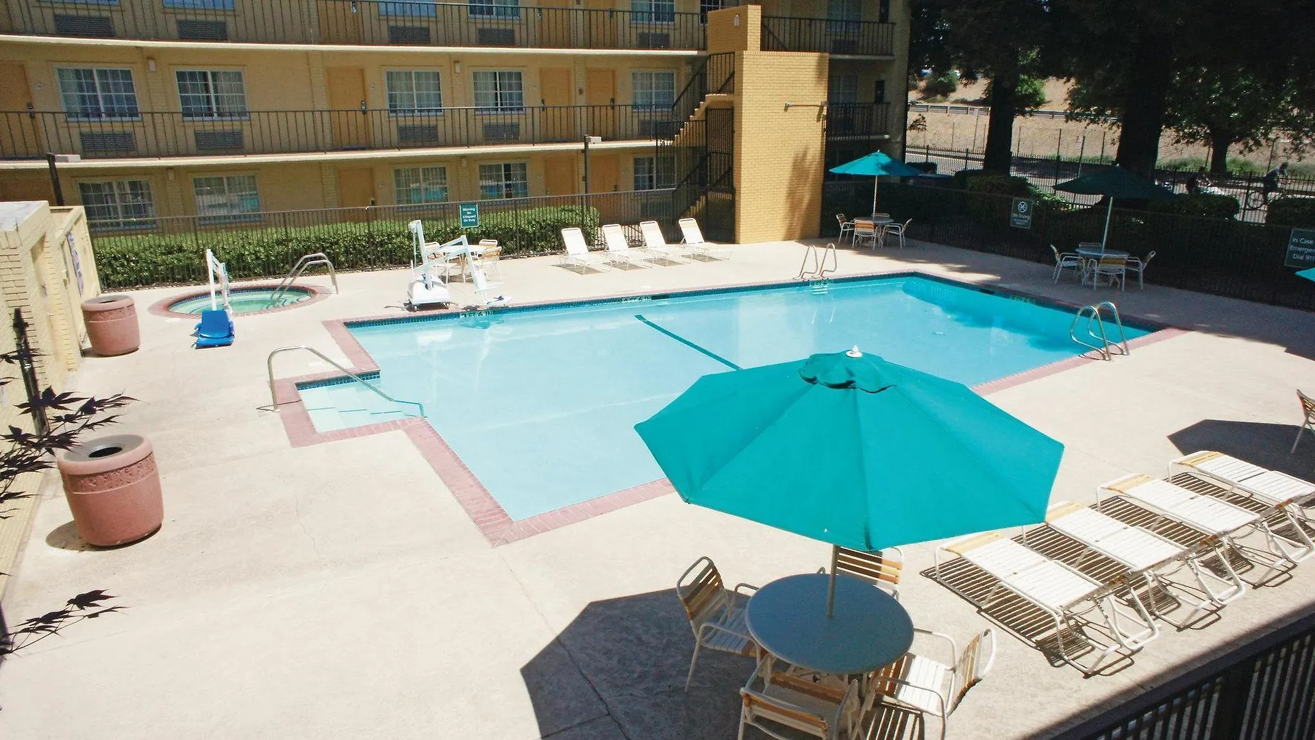 Howard Johnson By Wyndham Sacramento Downtown 3*,  USA